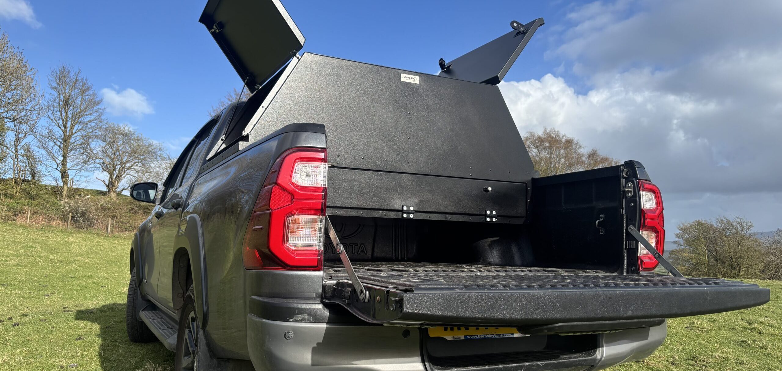 Hilux Compact Cargo Hardtop