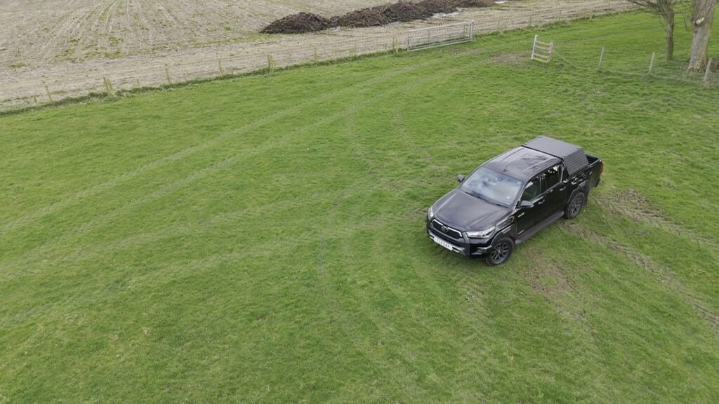 Mitsubishi L200 with aluminium Wylfa hardtop